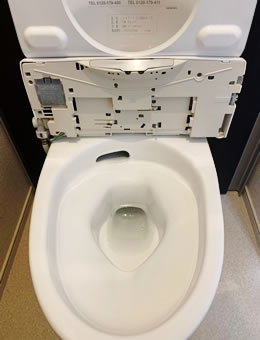 便器内部ドアクリーニング後ー